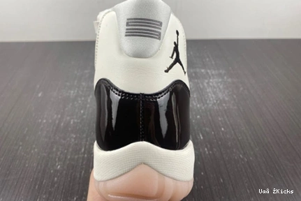 11 685 Air Jordan “Neapolitan” AR0715-101 Practical WMNS 0630